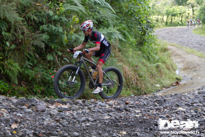 la ruta racer milton ramos on La Allegria Climb and fat tires