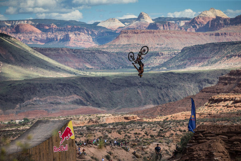 godziek flipping the 75 ft gap