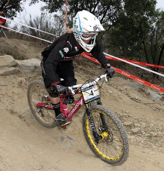 Tracey Hannah streaks to the win at the Australian DownHill Championships