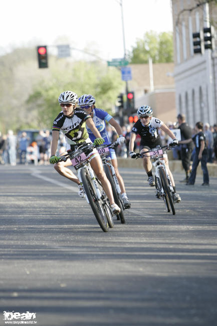 Pro women top 3 from whiskey 50 crit race