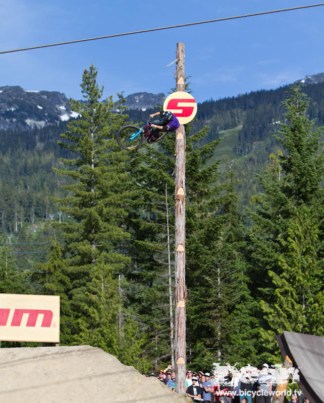 anthony messers sends it to 20ft during crankworx